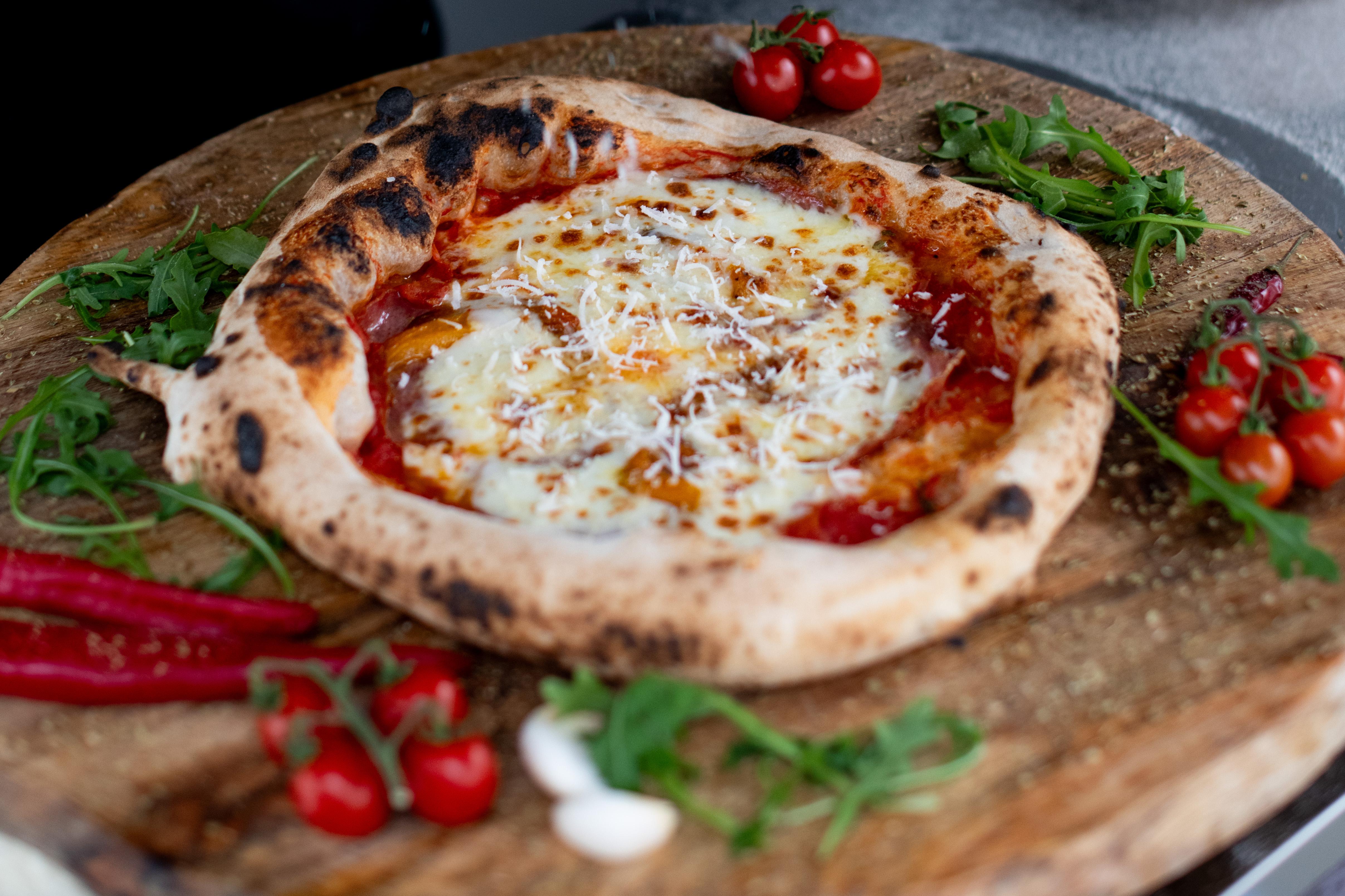 Unsere frisch gebackene neapolitanische Pizza
